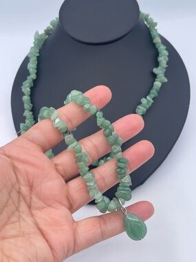 Green Aventurine Chip Long Bead Necklace with Teardrop Pendant Natural Gemstone